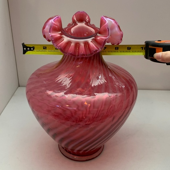 😍 Fenton Cranberry Opalescent Swirl Ruffled Large Round Vase - Picture 17 of 17